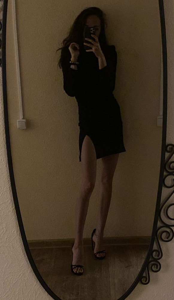 Очень красивое платье!! Размер идеально подошёл