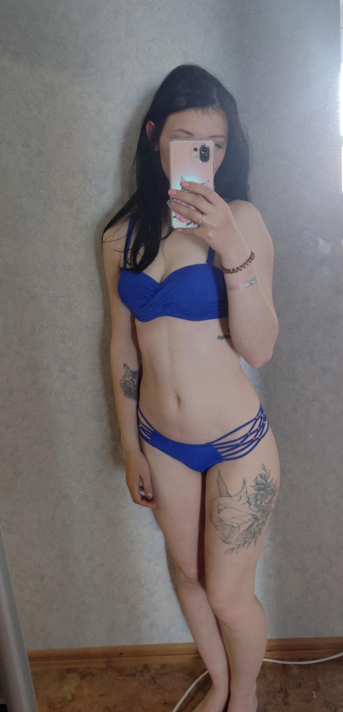 Отличный купальник. Сидит хорошо, немножно великоват верх, заказала ещё такой чёрный на размер меньше. Цвет очень крутой.