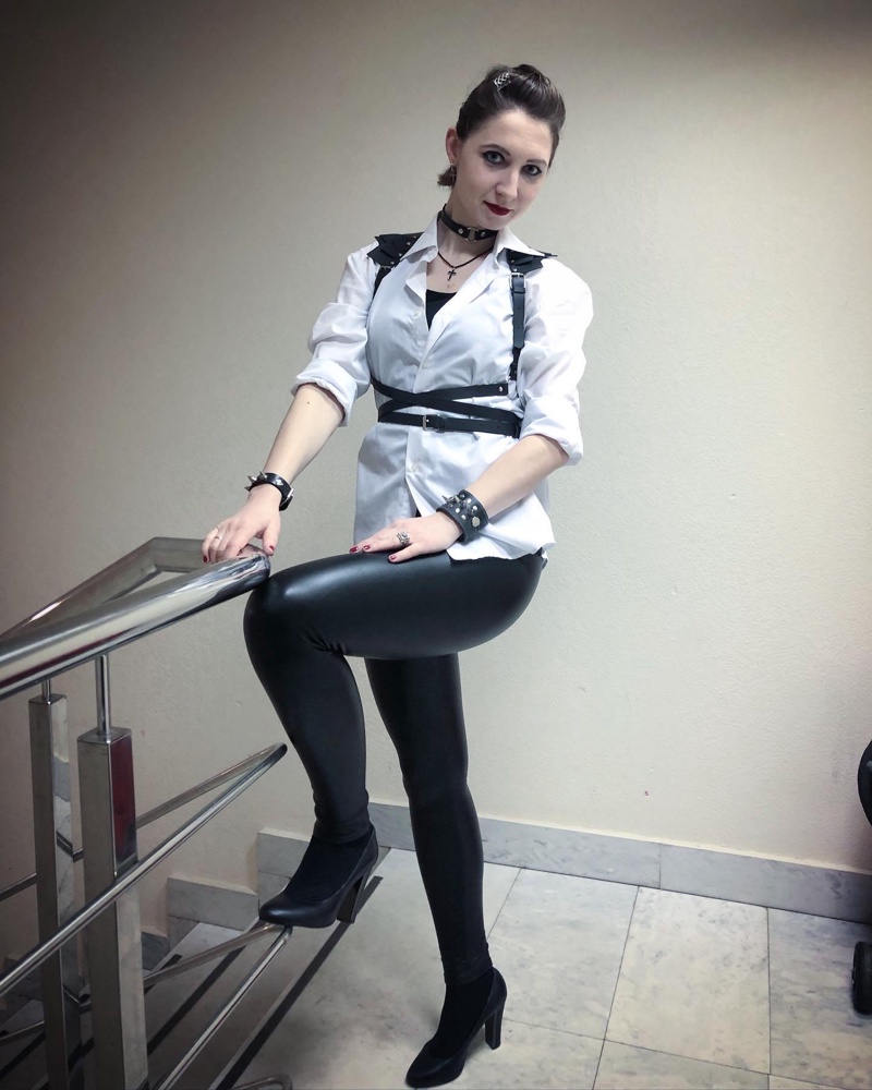 Обалденный товар!!! Портупея превзошла мои ожидания !!! Очень рекомендую! Передивала, что не разберусь, как снимать крылья, но привнимательном изучении, я разобралась! Очень крутой аксессуар!