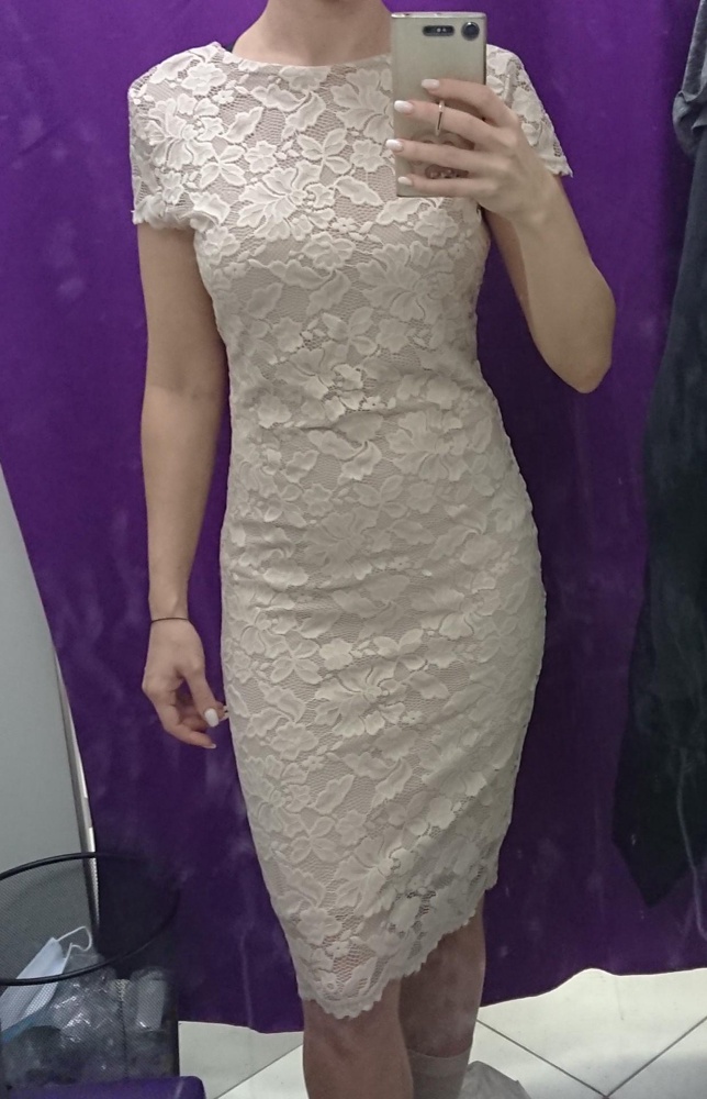 В талии немного велико. Тянется хорошо, 87-65-98 размер 44 свободненько. Решила перезаказать 42. Посмотрим как будет