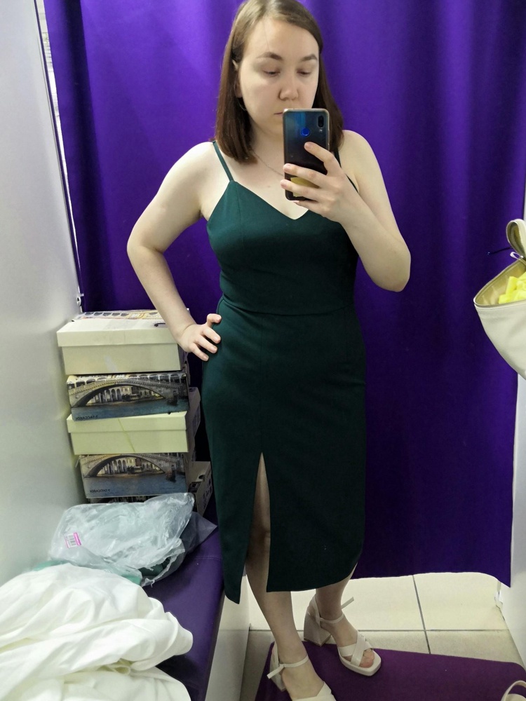 Платье огонь, но снимаю одну звёздочку за цвет, не соответствует фото