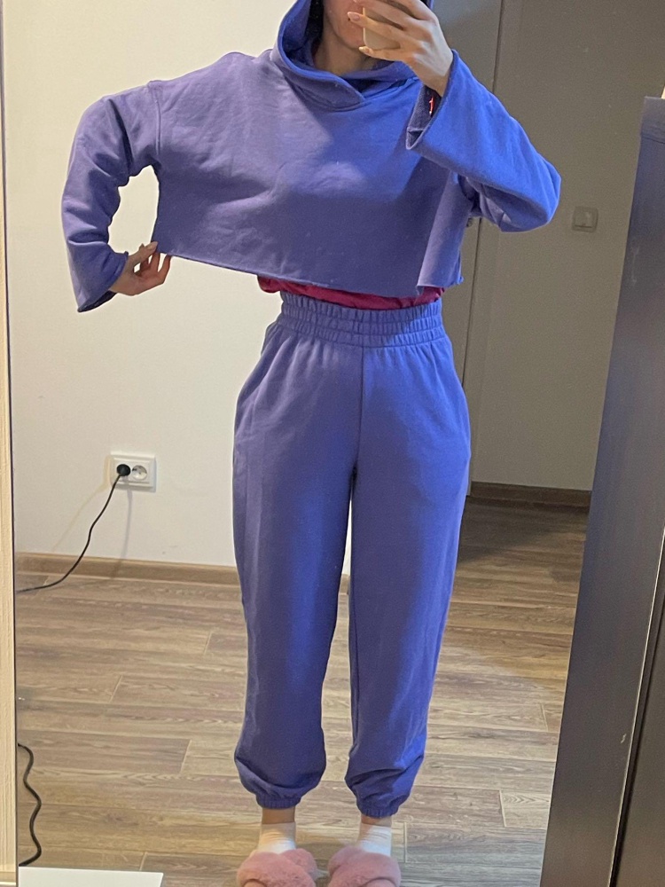 Качество хорошее, у штанов классная Посадка, мягкая но поддерживающая резинка. Верх супер стильный. Отказ, тк заказала несколько на выбор и сделала его в пользу другого, более классического.