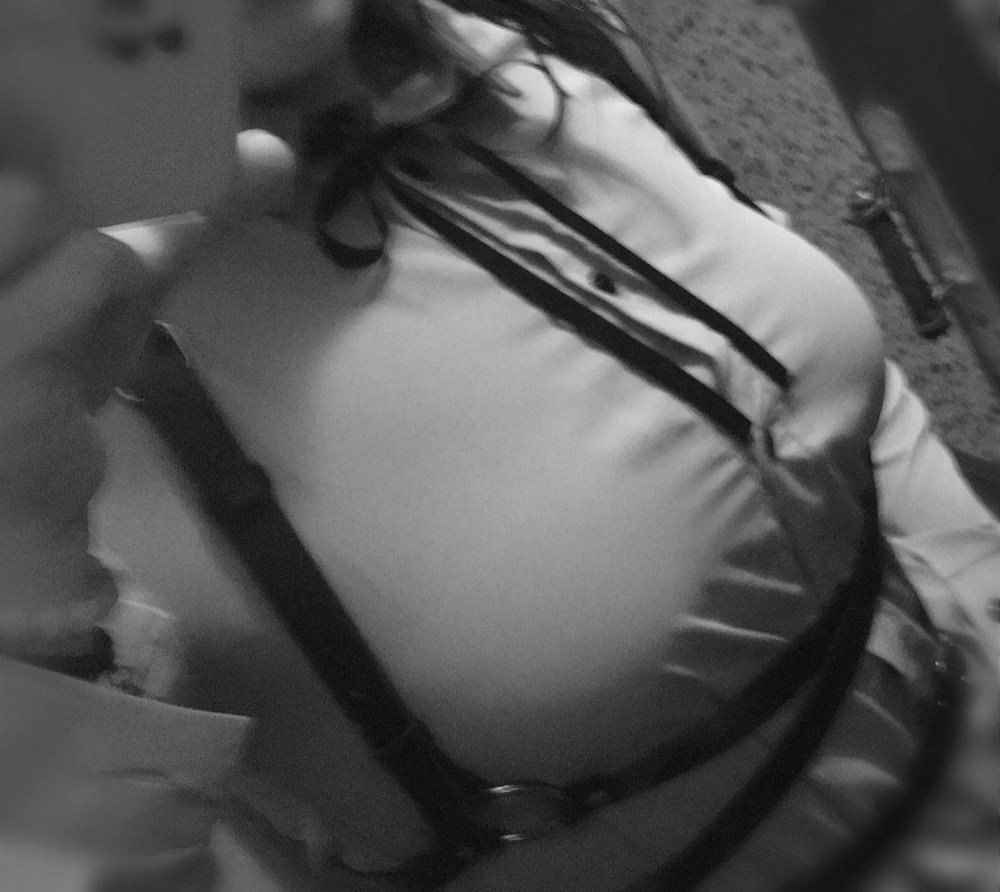 Отличная портупею. Материал мягкий. На размер 48 великоват. Но это не критично.