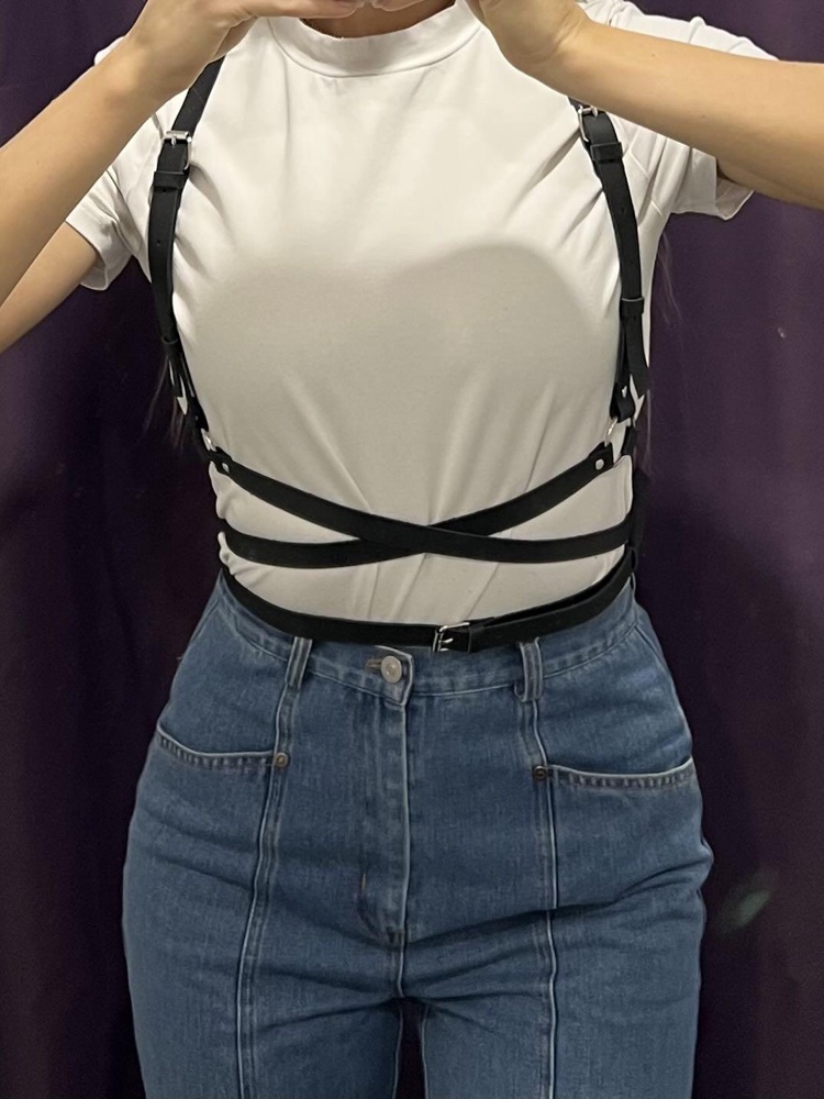 Потрясающая портупея, качество на высоте! Натуральная кожа, очень аккуратно сшито. Размер подбирала по таблице, села идеально💔 упаковано конфиденциально в непрозрачную упаковку. Спасибо !  