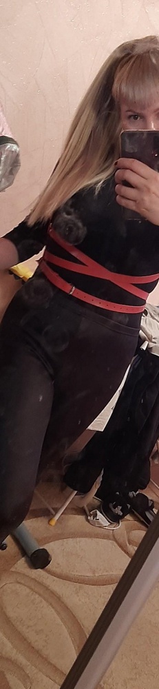 У всех черная, а у меня красная! Все устроило..смотрится отлично. На ОТ 80 подошло.