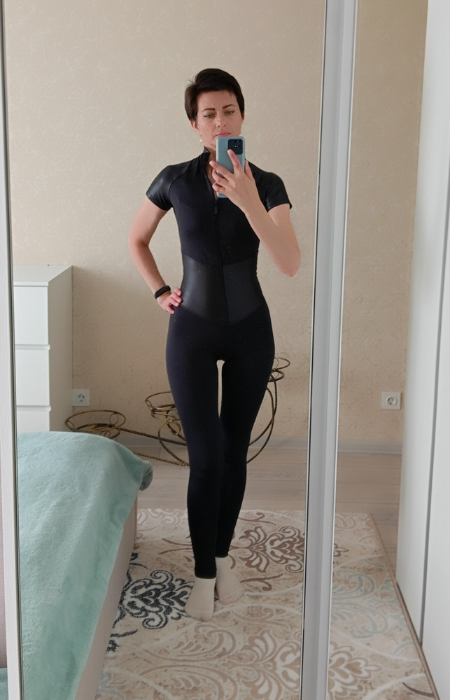 Комбинезон 🔥сел отлично, по размеру подошёл. Заниматься очень удобно и утягивает хорошо.