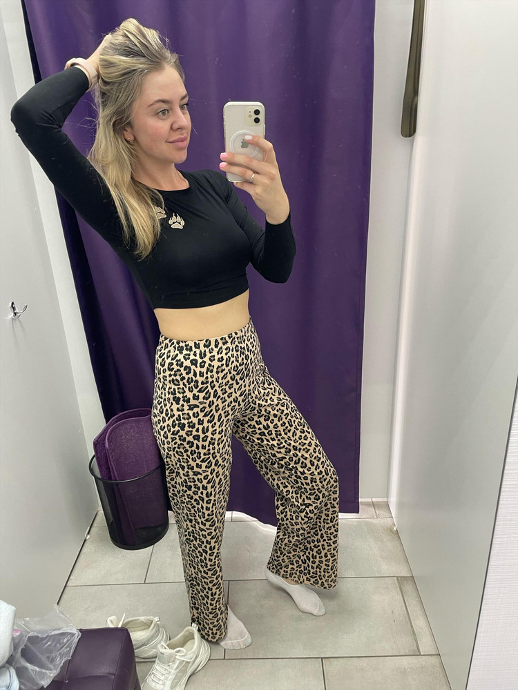 Классная пижама, размер в размер) 44 на рост 170 вообще🔥🔥🔥