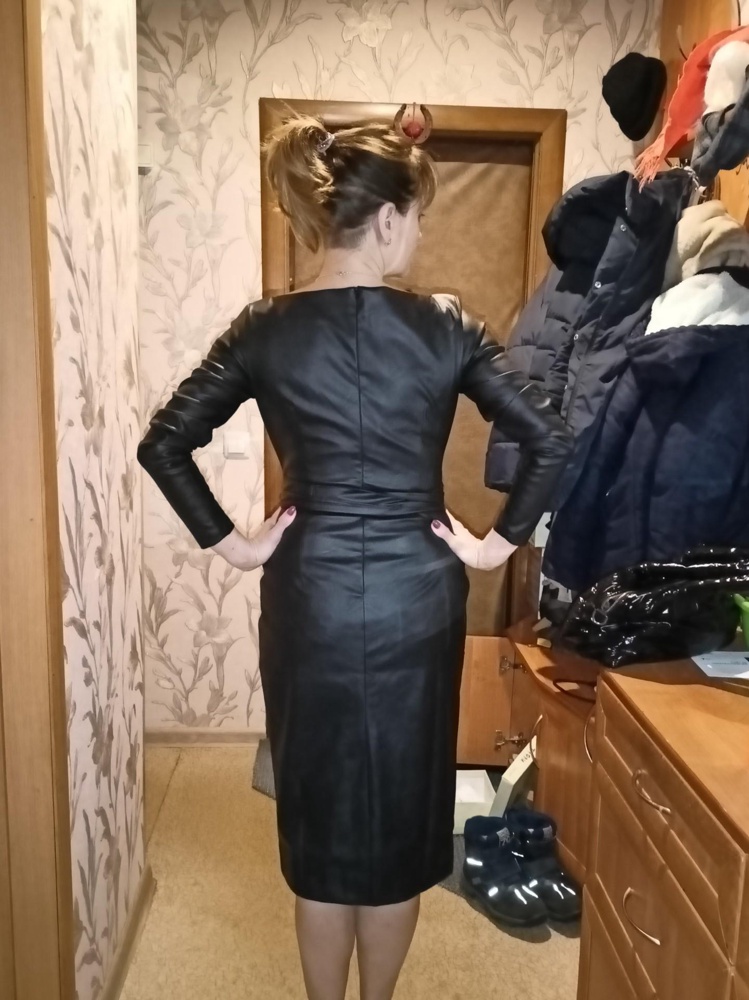 Думала получше сядет, но итак неплохо. Воротник немного оттопыривается