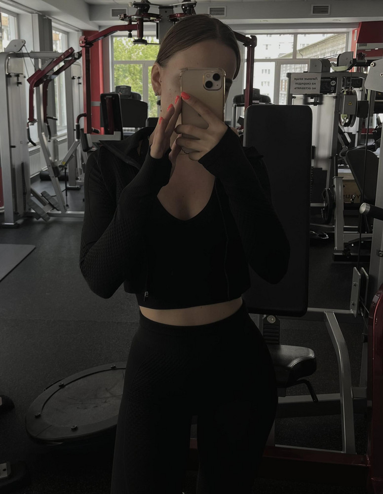 Костюм подошёл просто идеально😍 на ОТ 62, ОБ 92 взяла размер S, девочки берите не пожалеете)