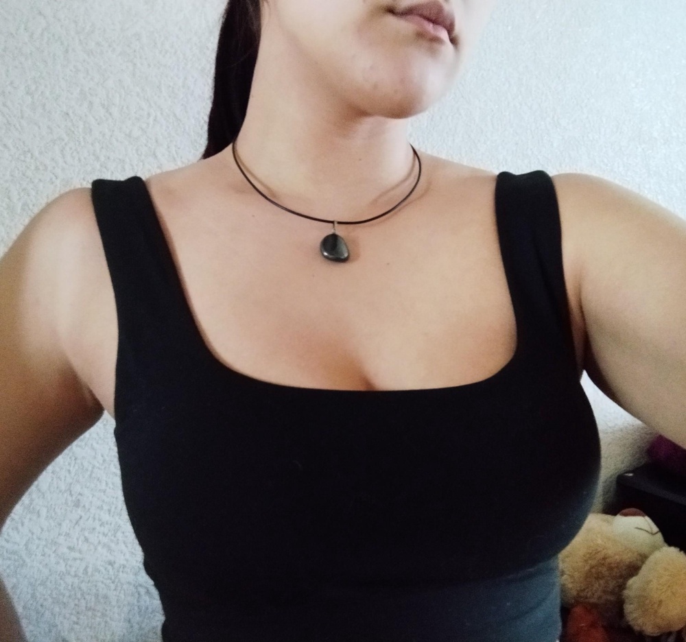 Отличный топ, нигде не жмёт не трет, не чувствуется на протяжении дня.