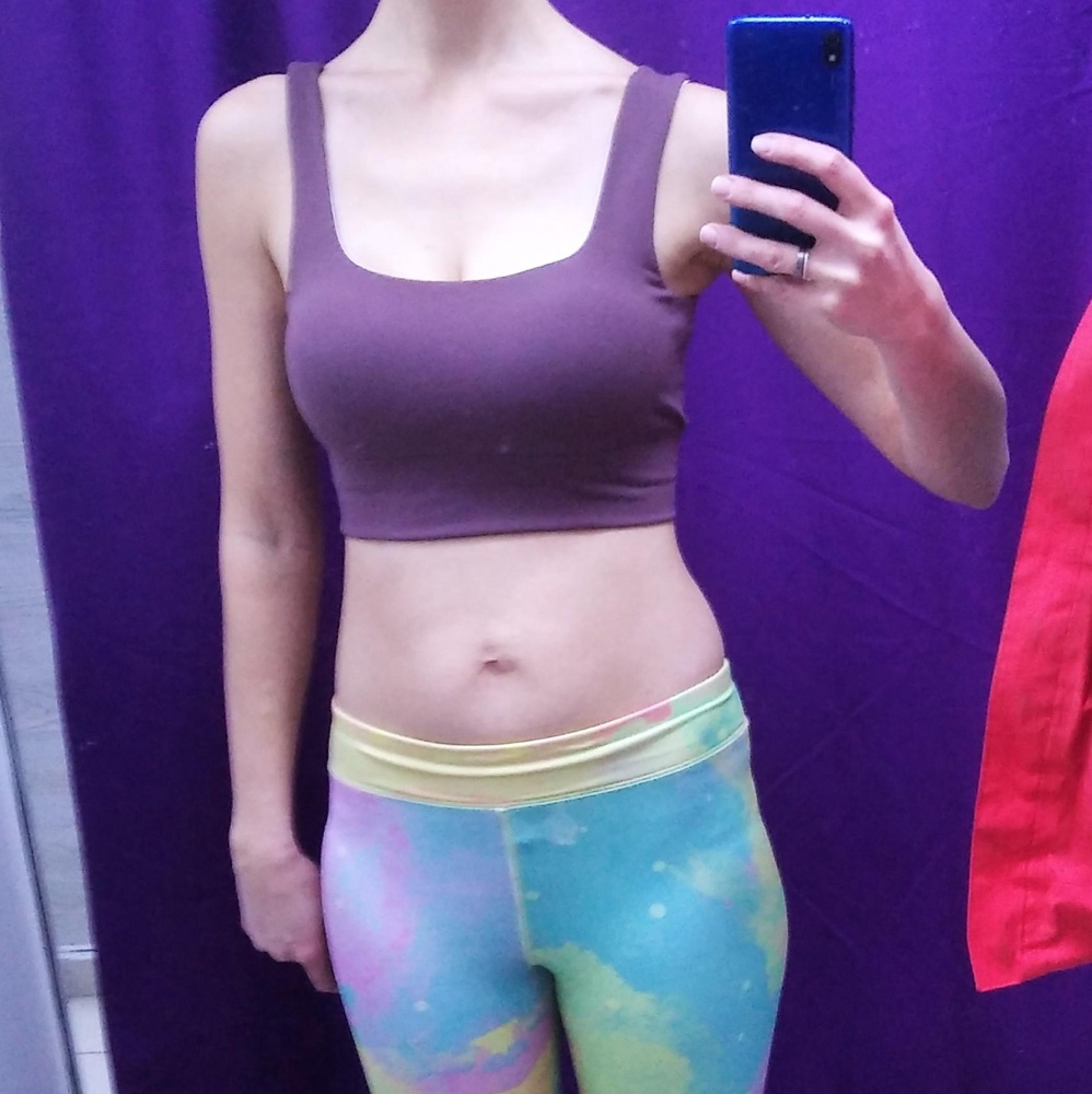 На размеры ОГ- 80, ОТ- 64 размер S сел идеально. Качество понравилось.