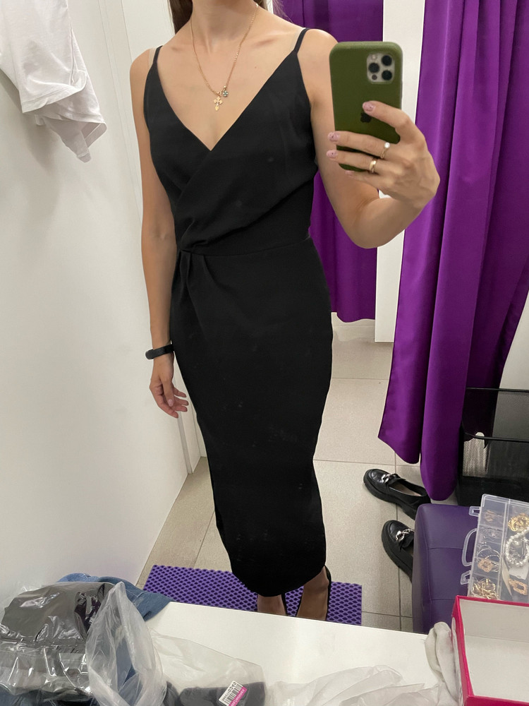 Платье для обладательниц пышной груди, для моего 1 в груди слишком свободно, по фигуре село нормально