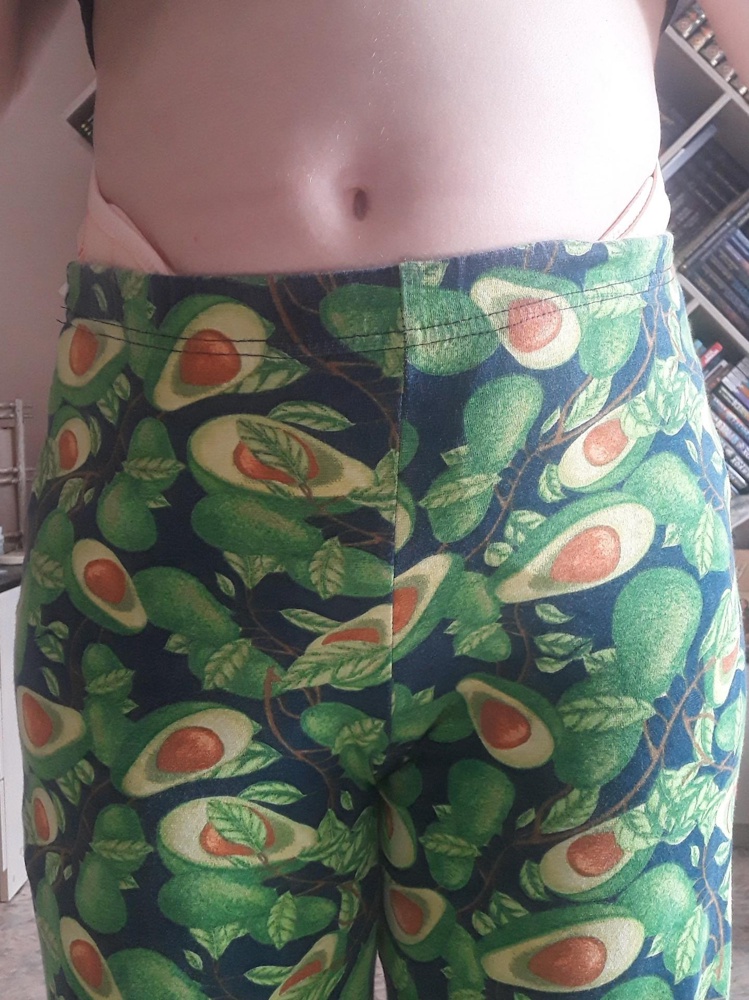 Отличный удобный бандаж. Для меня спасение. Под одеждой вообще не видно.