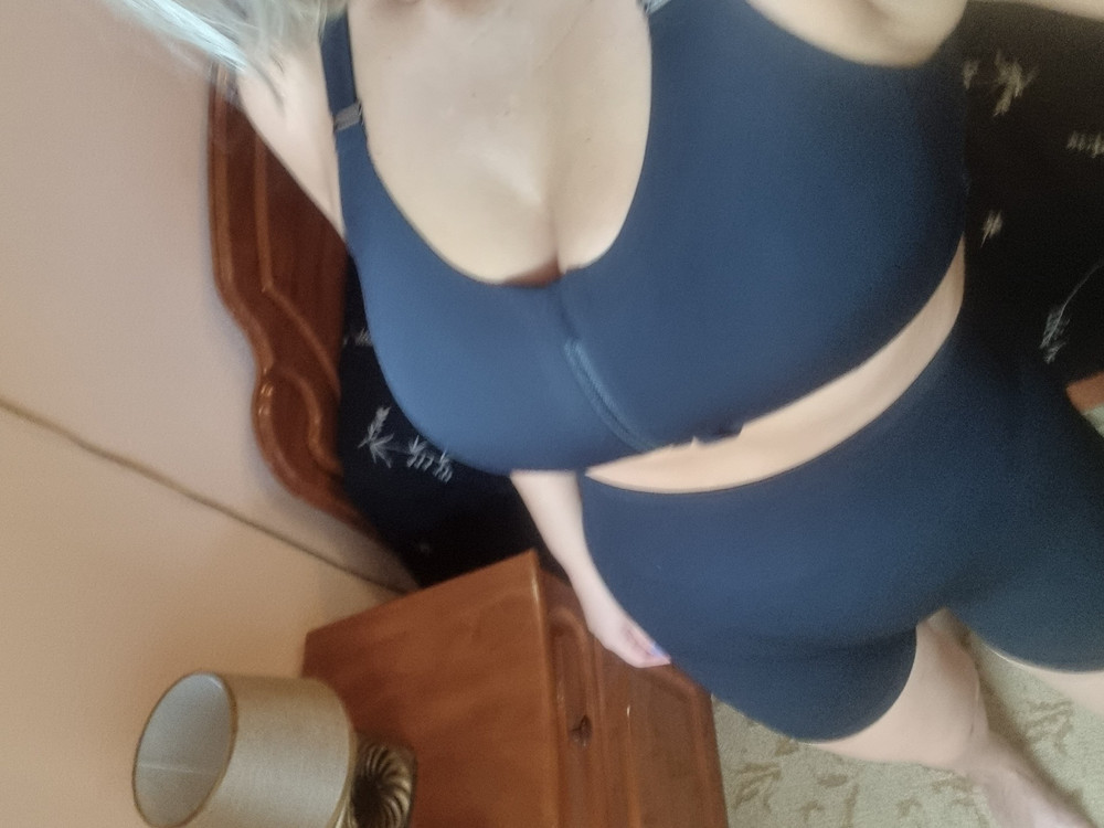 Очень крутой. На 75Е идеально. Регулировка брителей и объёма, это просто восторг