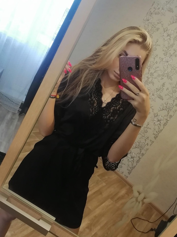 Отличный халат за такие деньги. На рост 162 как по мне большеват.. Хотелось бы покороче. Буду заказывать в другом цвете, на размер меньше) советую.