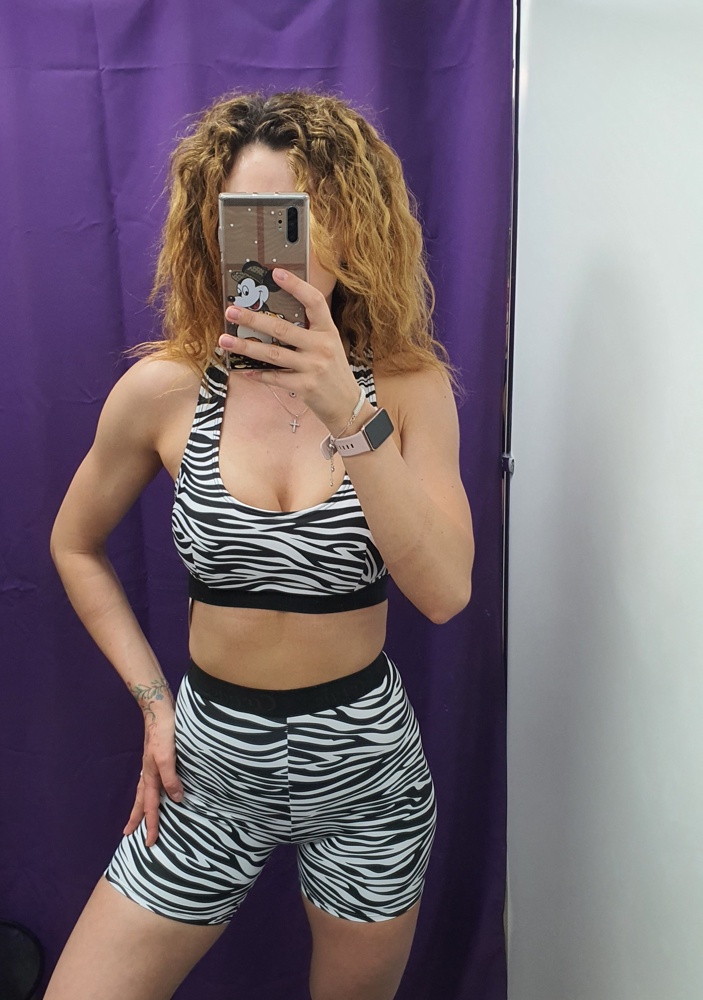 Крутой топ,сел великолепно..Из всей серии самое хорошее качество 