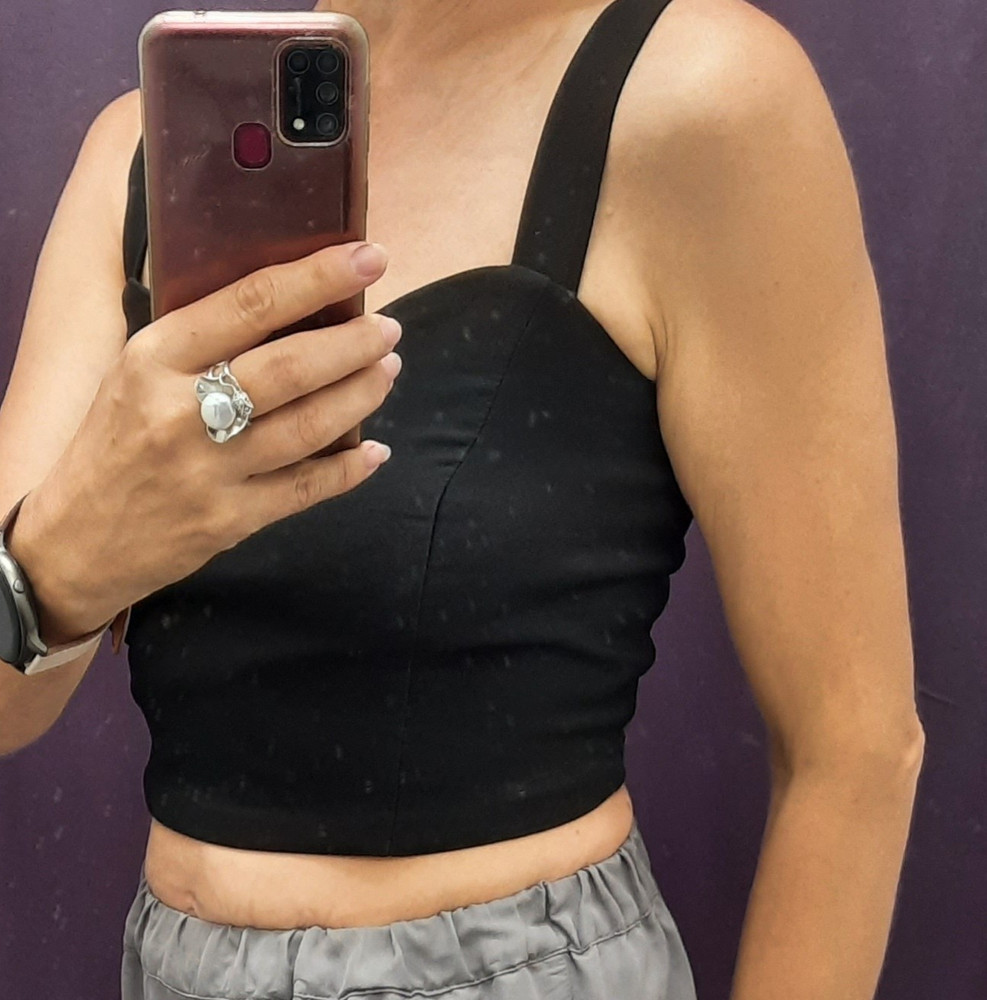 Чудесный топ! Хороший и приятный к телу материал, длина очень хорошая, бретели удобные. Под пиджак и с брюками или джинсами с высопой талией бкдет просто идеально.
Спасибо продавцу за отличное качество и быструю доставку.