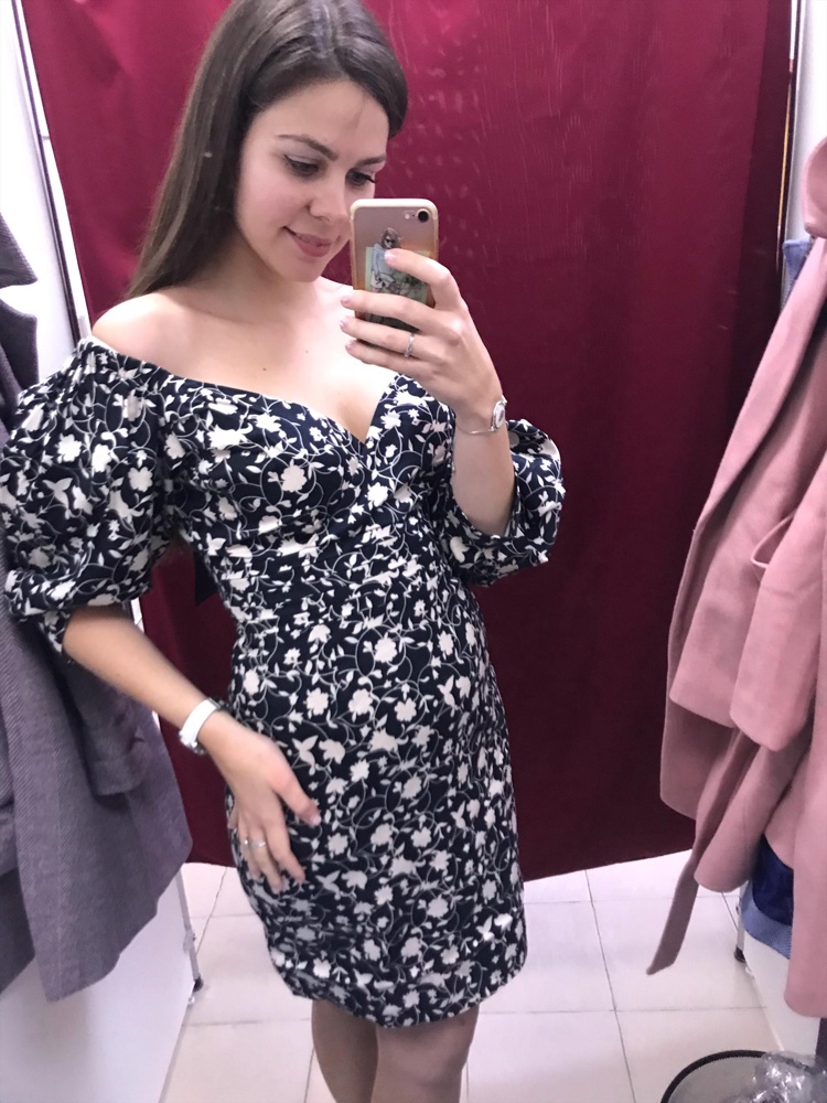 Платье красивое, эффектное декольте (но слишком открыто), хорошая ткань, на рост 172 коротковато, до вечернего не дотягивает, а на каждый день перебор) К сожалению, отказ