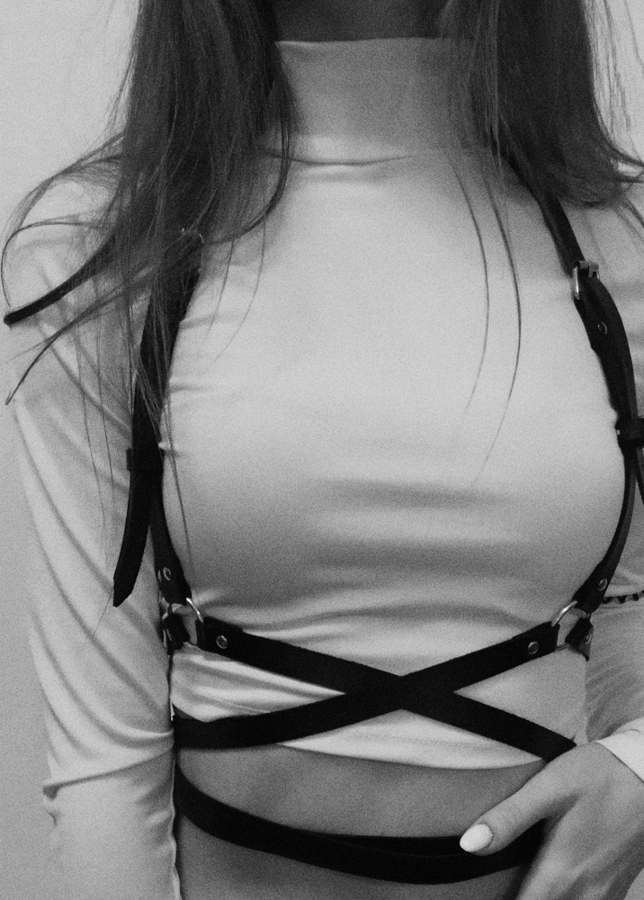 Быстрая доставка, соответствует ожиданиям, легко регулируется.