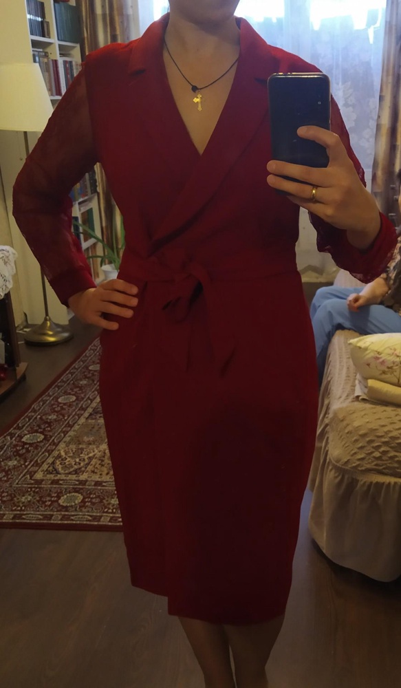 Платье очень красивое, выглядит нарядно и дорого! Идёт размер в размер на рост 177, 104-79-105 взяла размер 50 , село идеально!