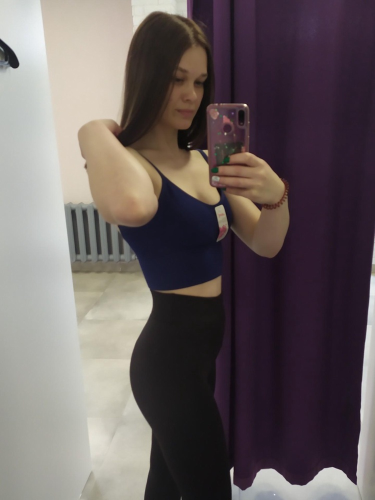 Очень понравился топ, плотный, цвет насыщенный, приятный к телу, да ещё и цена приятно удивила (275)