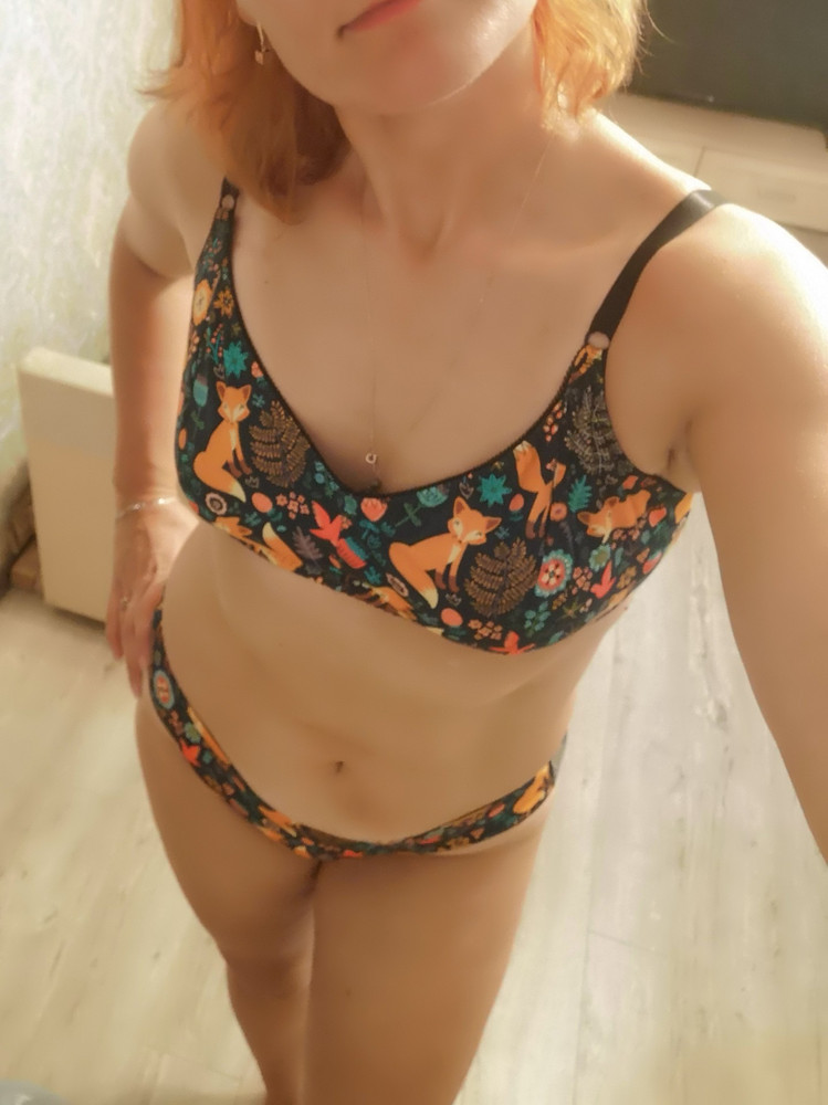 На свои объёмы заказала 50 размер, все подошло.  Отшито очень хорошо. Материал приятный, рисунок, фасон все соответствует. Давно наблюдала в вк за вашей продукцией, заказала-очень рада