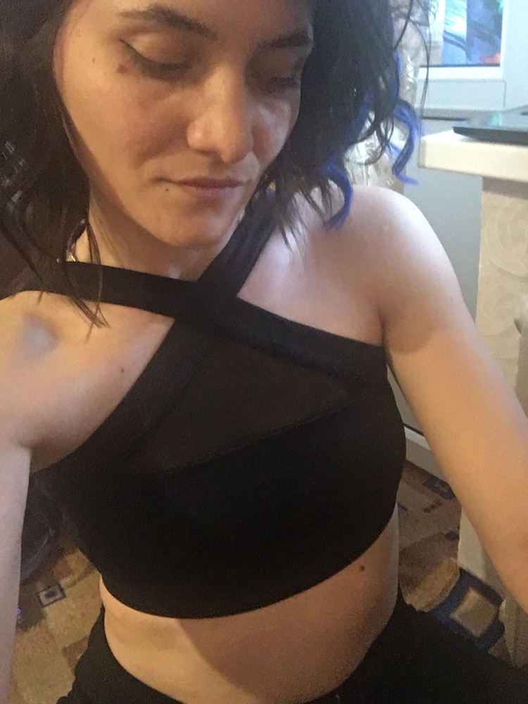 Шикарная вещица,притягательная!!! М на ОГ 94 отлично! 