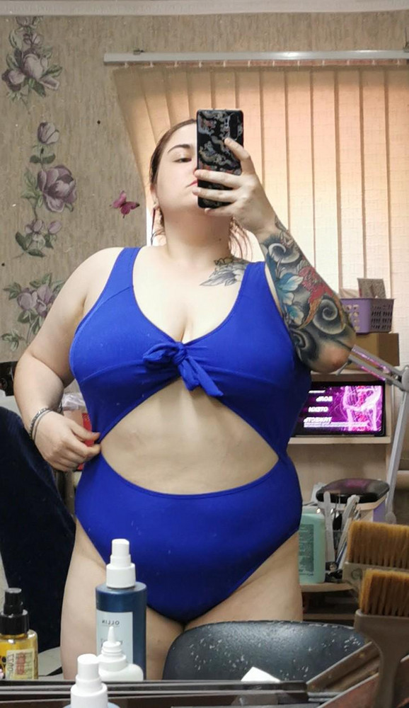 Цвет как на фото. Целый, смотрится необычно. За такую цену, огонь 🔥