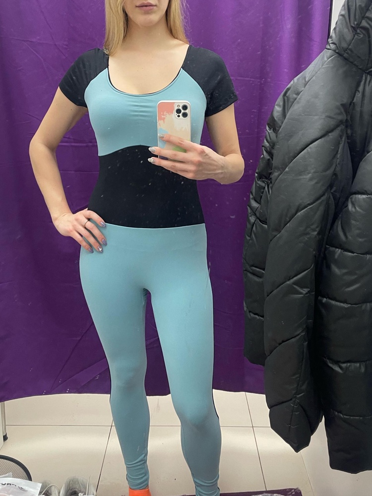 Хороший костюм, но выбрала не свой размер, на рост 178 L-ка оказалась даже великовата. Попробую перезаказать М-ку.