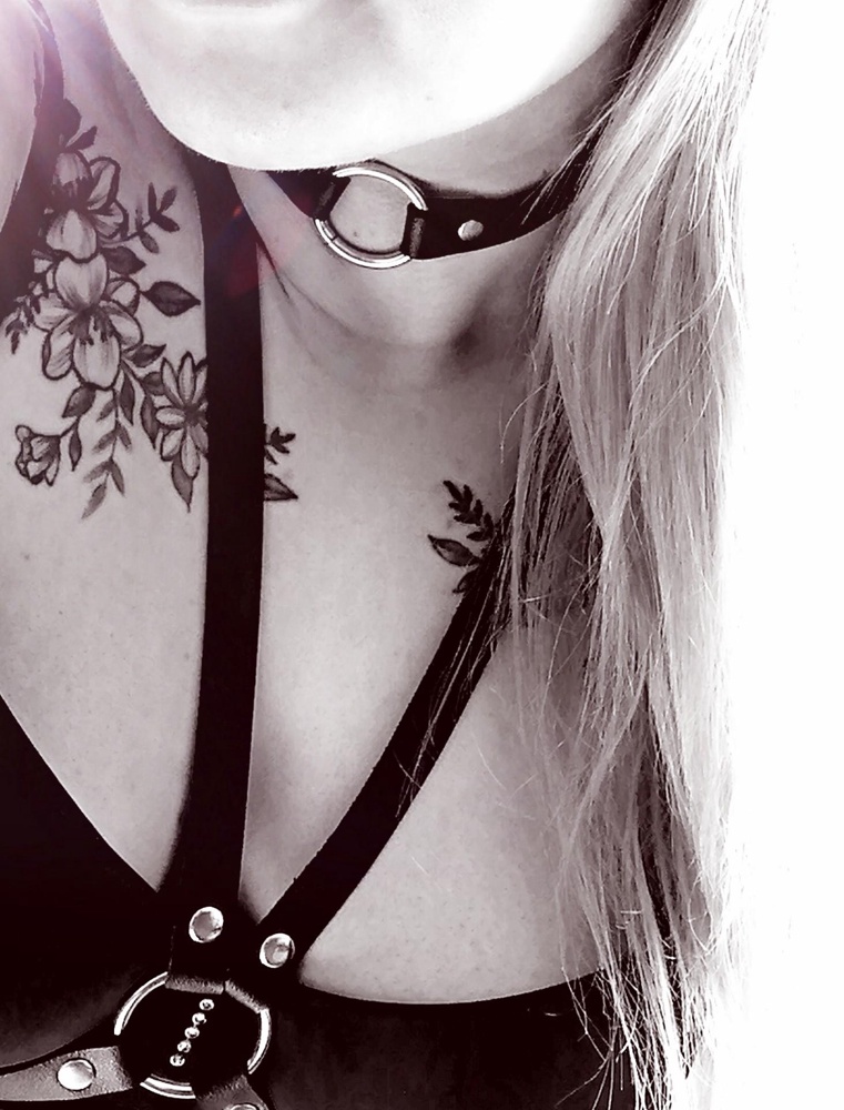 Это бомба!!! Не думала что в комплекте ещё и чокер будет😏