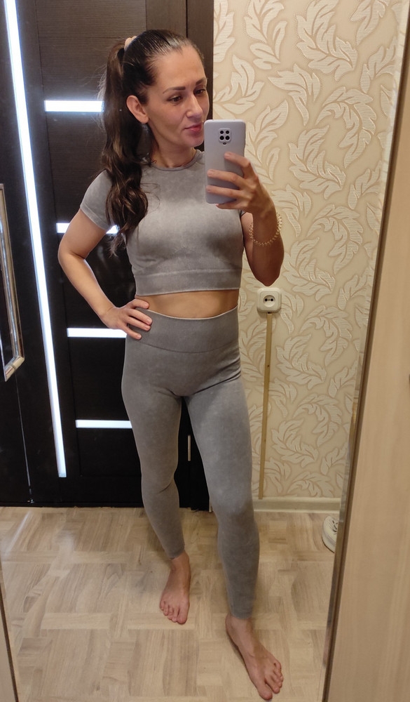 костюмчик конечно хороший 🔥
но вот с размером я угадала с 3 раза 🤣 всю жизнь носили XS, рост 153см, вес 46кг, ог 87, от 63, об 89
сначала XS)) который был как раз только моей хрупкой 7 летней дочке) потом S который ничем не отличался)) и вот М наконец-то 🙈 я думала не судьба
так что будьте аккуратнее!))