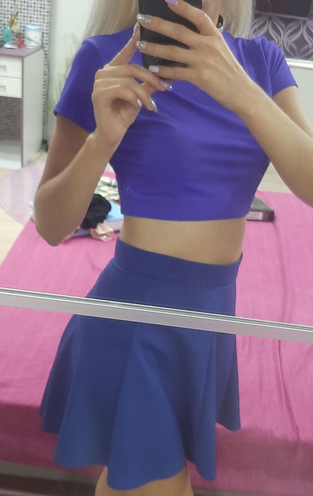 Ярко,  красиво, пошит хорошо, но для тренировок я бы не советовала т к 100% синтетика, потеешь моментально. я взяла под определенную юбку