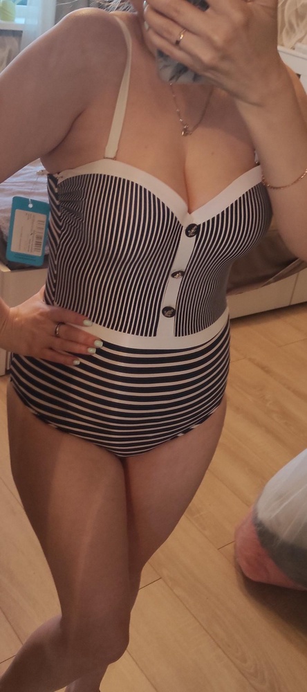 Классный, ретро стиль. На невысокий рост хорошо сел, мой рост 153