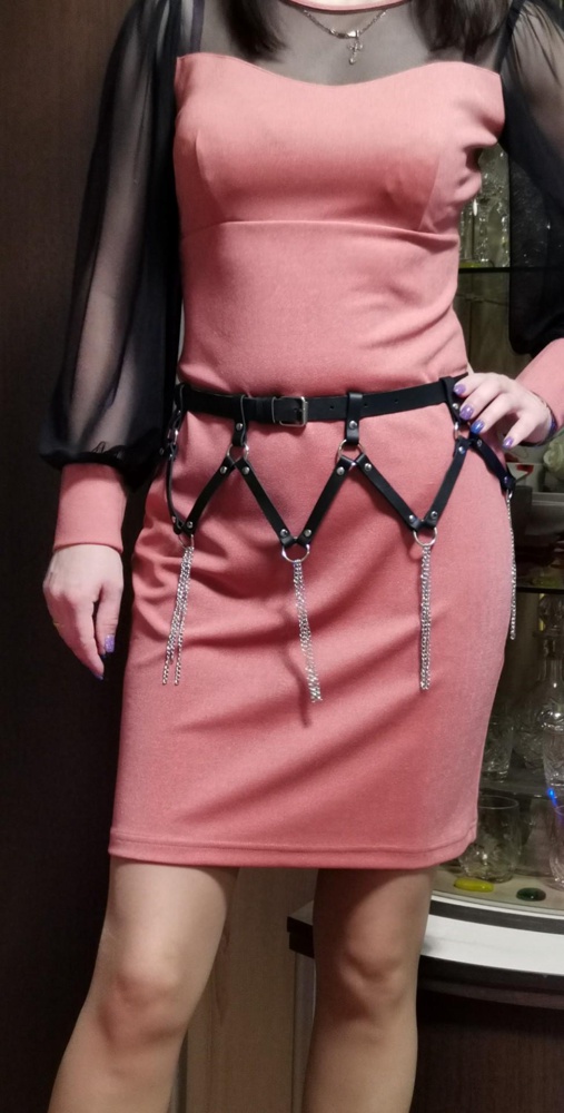 Отлично подошёл размер, интересно смотрится и дополняет много образов, спасибо за товар!