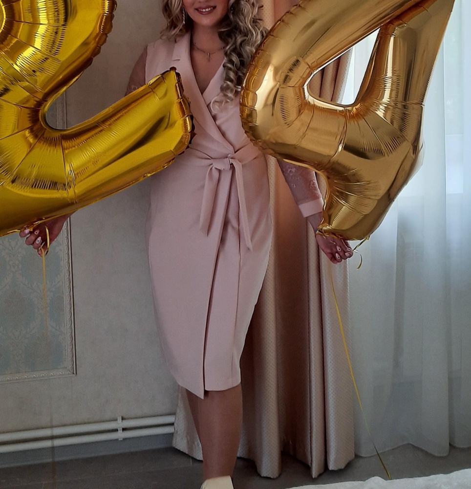 Очень шикарное😍😍😍большемерит на размер.
Всем советую, оно идеально