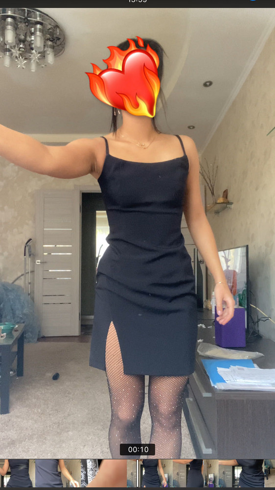 Платье отличное ,норм качество ,фото нет ,сделала скрин с видео.Сидит по фигуре шикарно