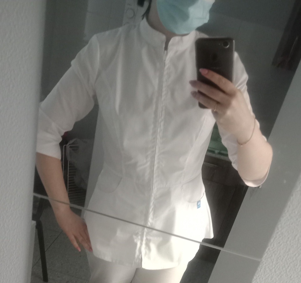 Спасибо что прочитала отзывы . Маломерят.  Ношу 46 размер, заказала рубашку 48 и не прогадала.