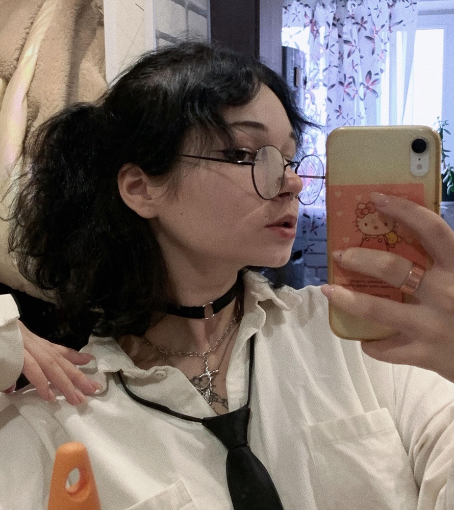 приятный по текстуре + нравится, что он тянется. очень понравилось очень довольна 5 звезд из 5 звезд.