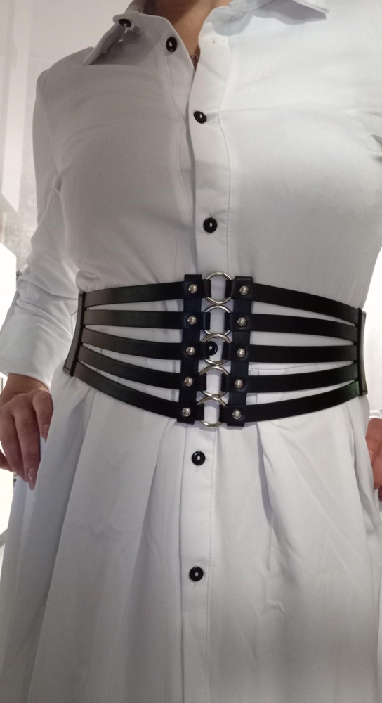 Пояс красивый, мне очень понравился, но он никак не подойдет на 42,44,46 размеры, мне на 48-й даже не в натяг, просто свободный...