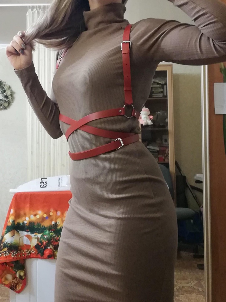 Товар пришёл быстро, хотя сейчас и большая загрузка по доставке
Товар соответствует описанию, очень мягкий, только на чёрной одежде оставляет от себя немного крошкек, но это не страшно