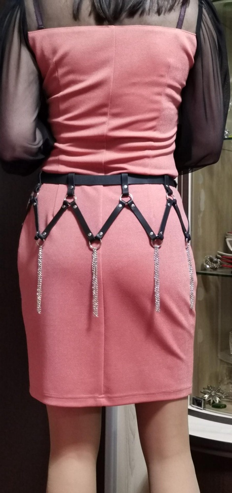 Отлично подошёл размер, интересно смотрится и дополняет много образов, спасибо за товар!