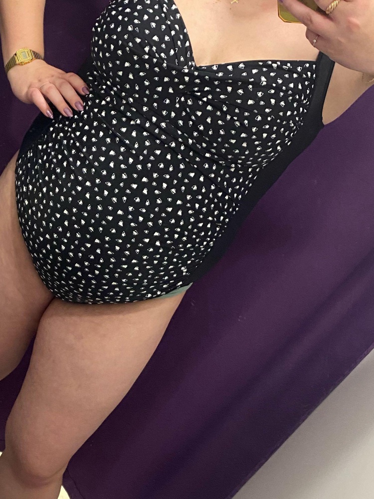 Отличный купальник, в размер идёт