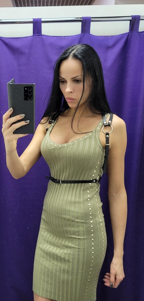 Качество ок.
Мне не хватило дублирования нижней части(визуально), а под грудь его не слелать.  Нелепое положение занимает. Может,  просто не на высоких..

Параметры в профиле. 
И свои заполните,  пожалуйста,  для взаимного удобства подбора размеров!.