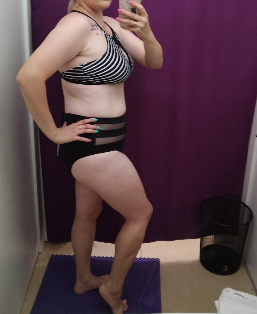 Классный купальник. Очень понравился необычный верх. Грудь держит хорошо. Трусики немного даже утягивают. С размером угадала с первого раза. Купальник качественный. Размеру соответствует.