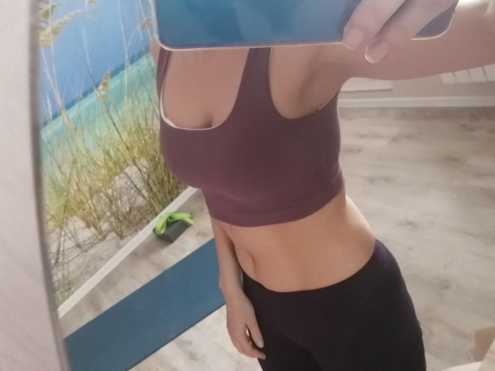 Хороший качественный топ, мне подошёл по размеру и дизайну