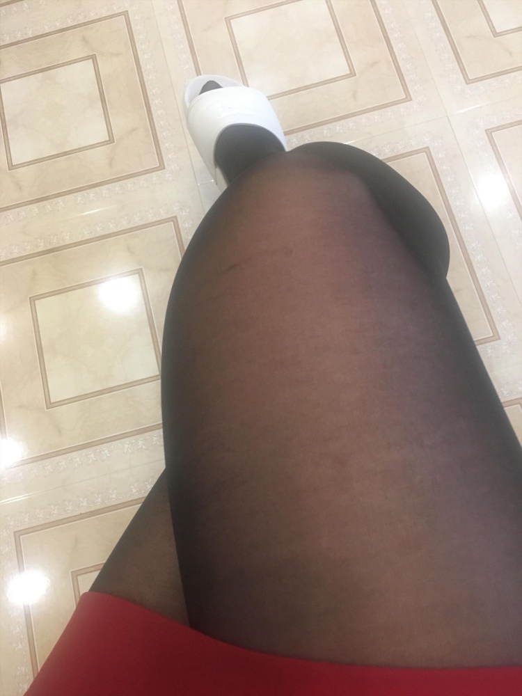 К сожалению это не колготки фирмы Sisi,отвратительное качество,смотрится очень дёшево.на фото видно .