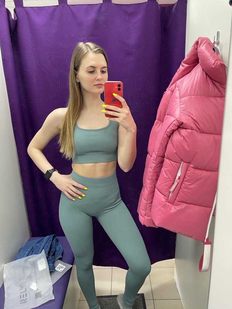 Топ ТОП! 😂😍❤️‍🔥хорошо тянется и утягивает, буду ещё носить под джинсы и рубашку ☺️