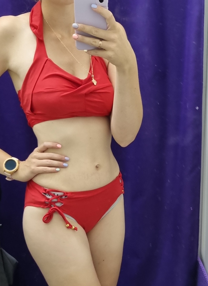 Пока после примерки ощущение,что это мечта. Очень комфортно сел, грудь правда хорошо держит, трусы одни полные с завышенной талией, все соответствует описанию. Доставлен аж в коробке, все цело.