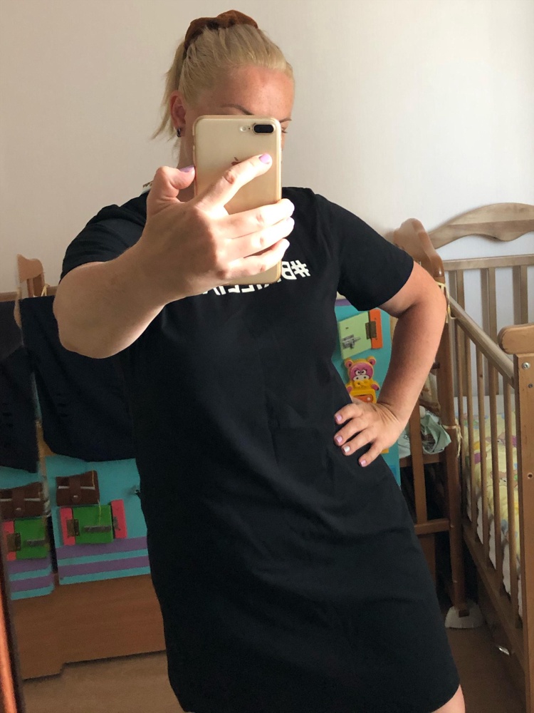 На свой 50 заказала 52. Село так как я и задумала. Свободно и комфортно. Маечная ткань. Посмотрим, как будет после стирки. Пока довольна.