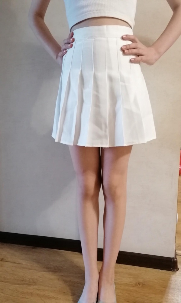 Хорошая юбка, только нитки немного торчат. Рост у дочери 159 см.